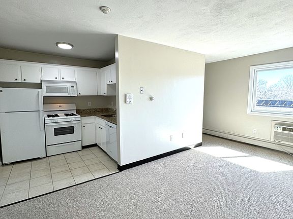 4th image of 220 Quincy Ave APT 3