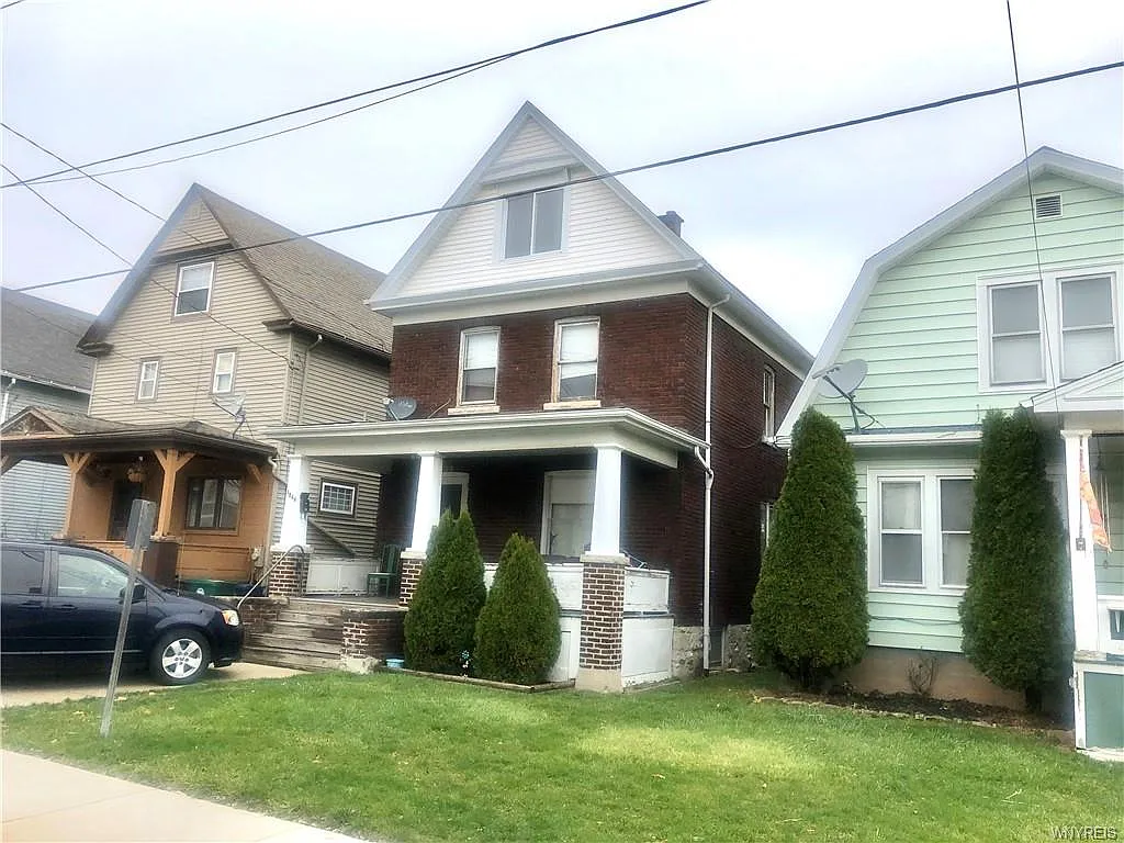 1844 Weston Ave photo 1