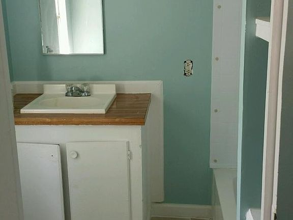 3rd image of 91 Bettye Ln
