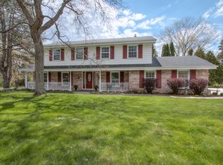 8241 Fairmont Ln, Greendale, WI 53129