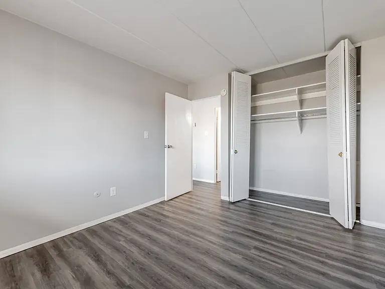 Alphada Place Apartments — Photo 19