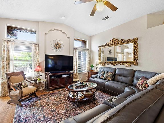 5th image of 10319 Arroyo Crest Dr NW