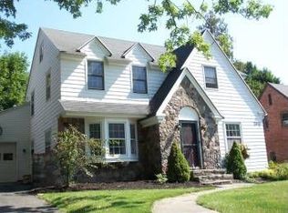203 Lansdowne Rd, Syracuse, NY 13214