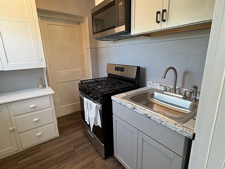 640 S 12th St — Photo 21