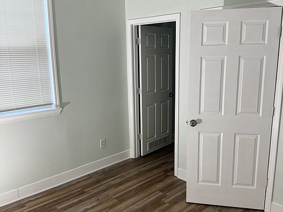 3rd image of 2 Hollygrove St #1900