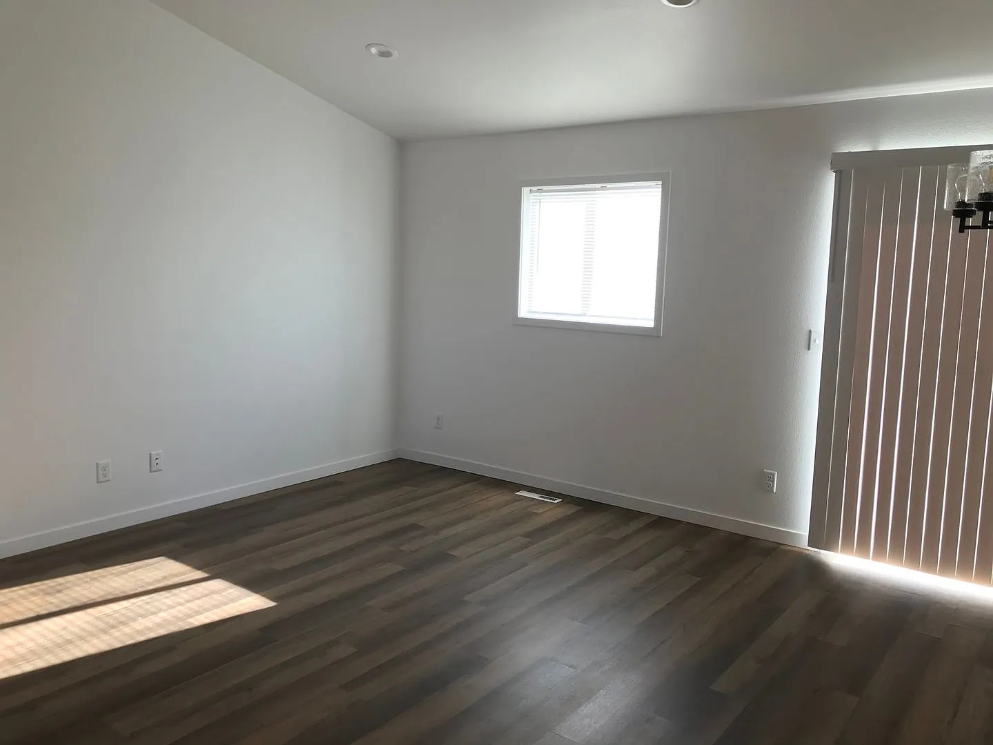 4 Bed 3 Bath Twin Home — Photo 4