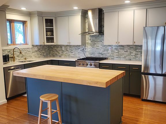 3rd image of 17 Amato Ln