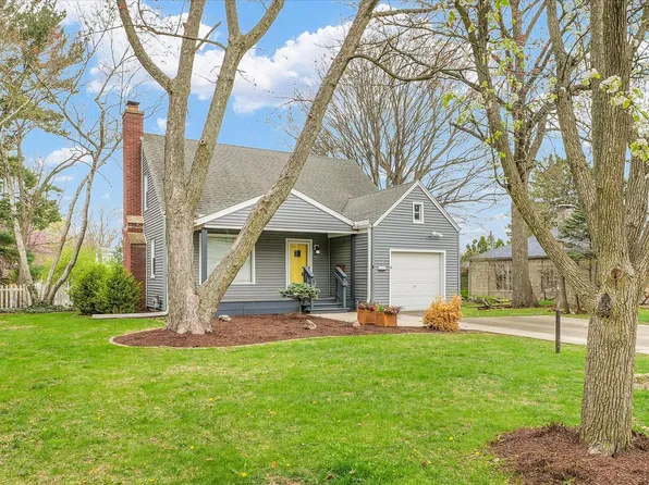 307 S McKinley Ave, Champaign, IL 61821