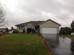 215 Windover Park Dr, Rochelle, IL 61068