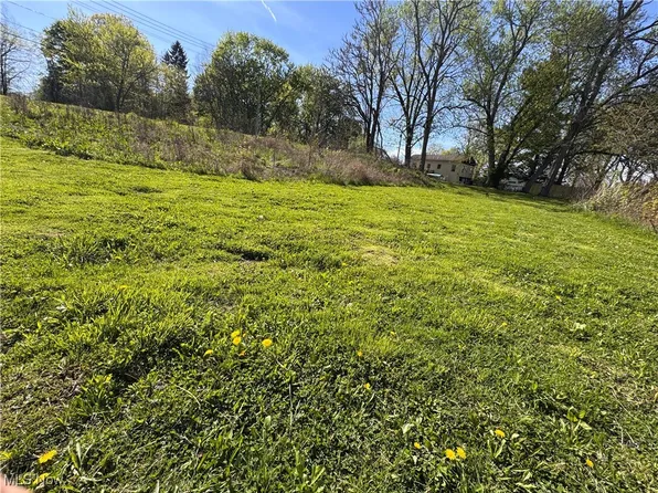 97 S Four Mile Run Rd, Youngstown, OH 44515
