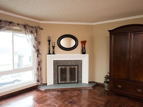 3rd image of 647 Orange St