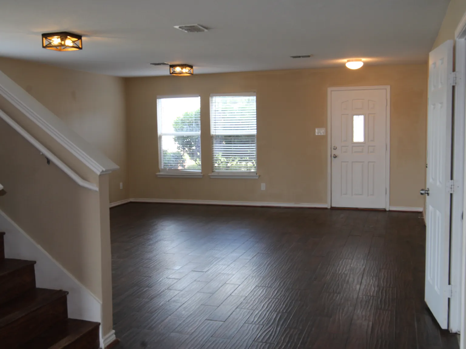4 bed, 3064 sqft, $2,675 — Photo 2