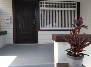 2805 Francis Ave, Los Angeles, CA 90005