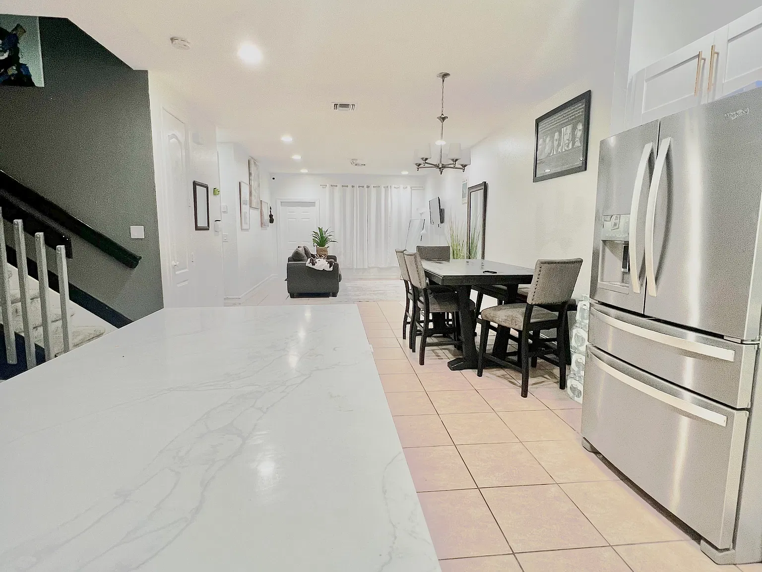3 bed, 2.5 bath, 2196 sqft, $3,220 — Photo 4