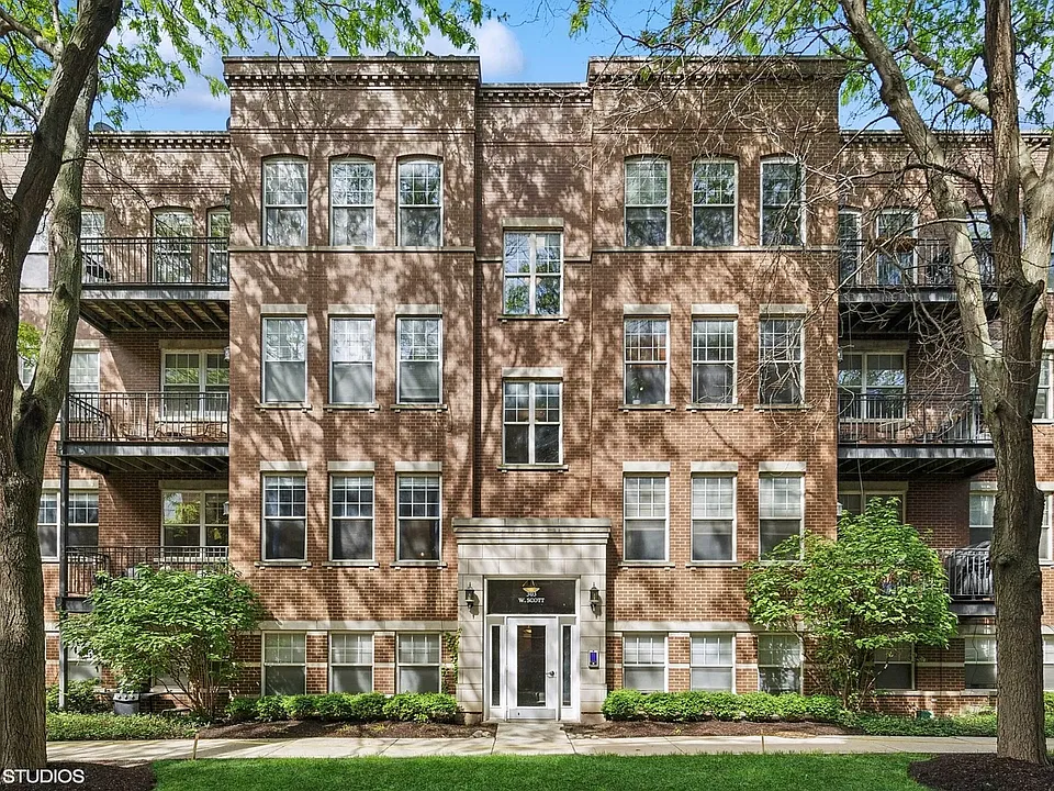 303 W Scott St #402