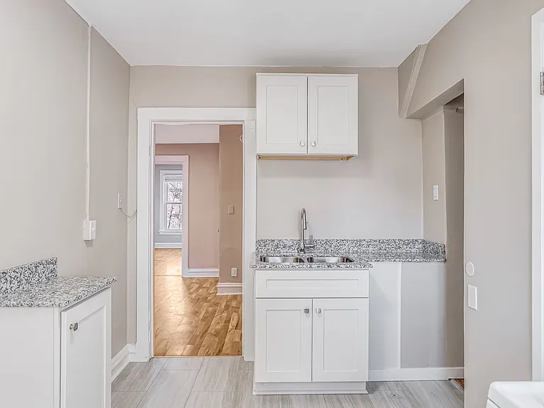 2519 Lyndale Ave S #3 — Photo 3