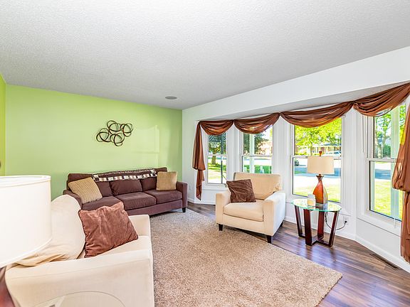 4th image of 884 S Kingwood Ct