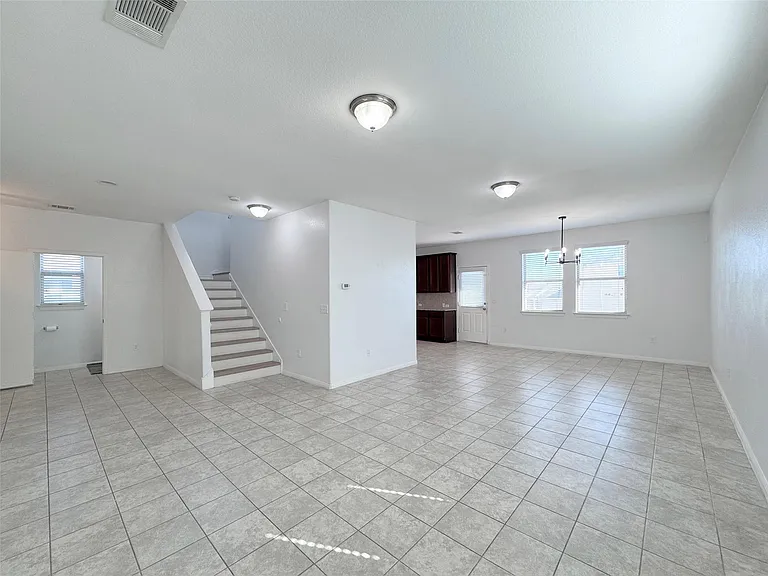 251 Triumph Rd — Photo 7