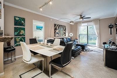 4th image of 580 S Sapodilla Ave APT 101