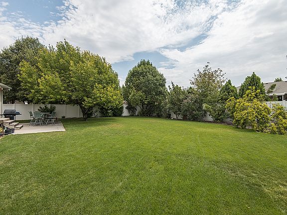 4th image of 1577 W Brigadoon Dr