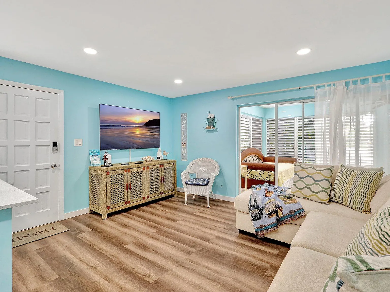 2 bed, 2.0 bath, 897 sqft, $3,500 — Photo 3