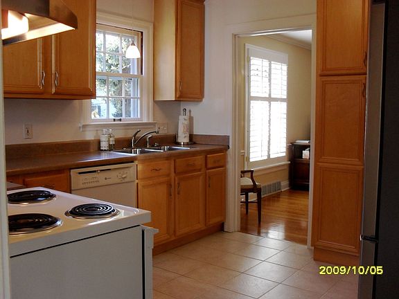 3rd image of 17 Berry Wood Dr