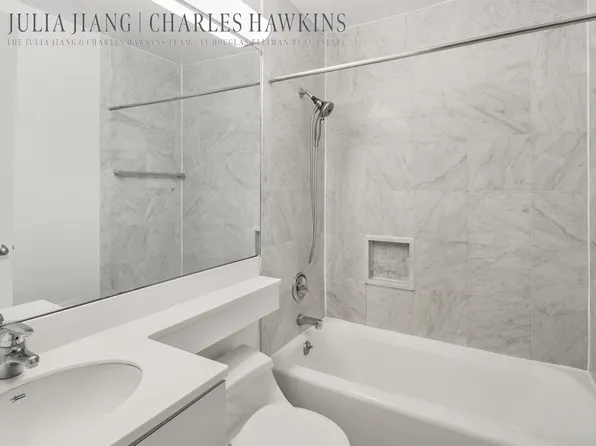 330 East 38th Street image 9 of 14