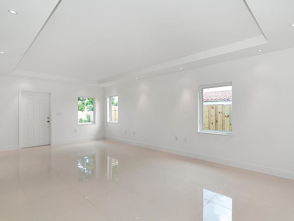 3rd image of 631 NW 58th Ave