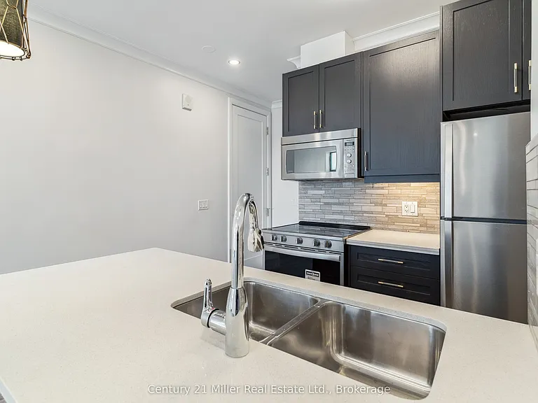 118 King St E #618 — Photo 33