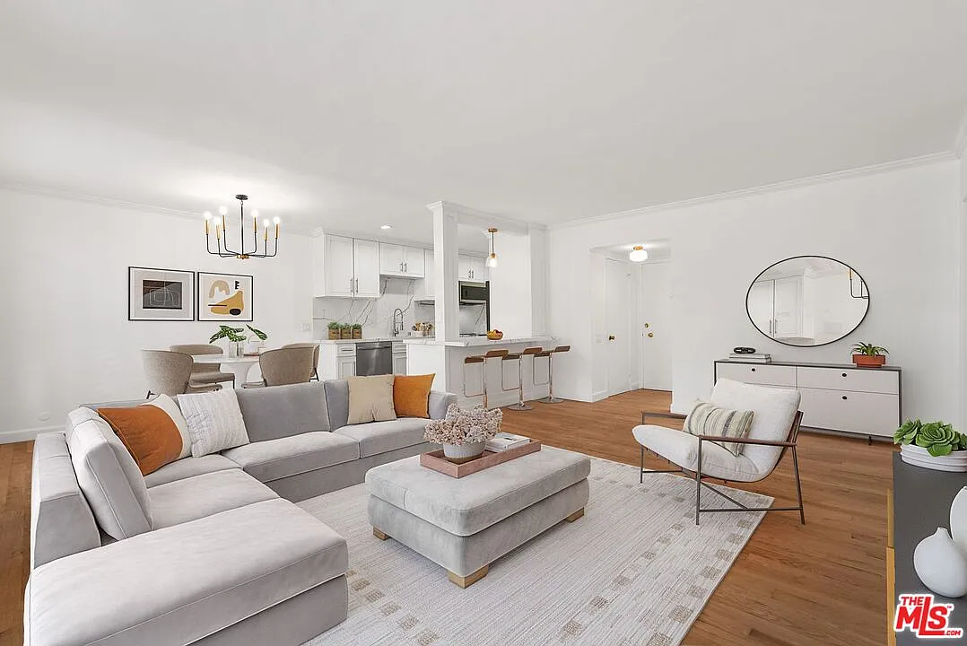 Building Photo - 7270 Hillside Ave #302