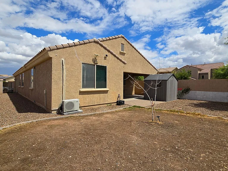 8012 S 70th Dr — Photo 30