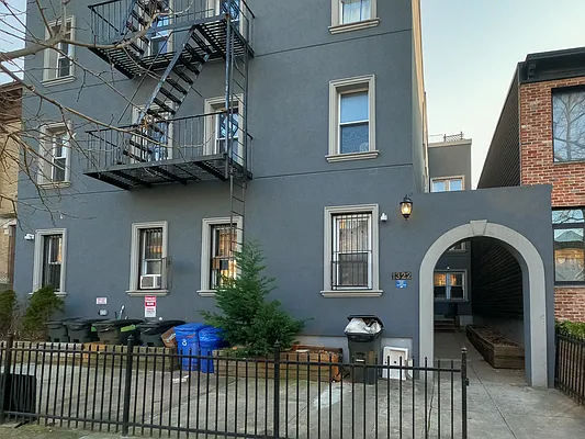 Rented by Isaac Silberstein, LREB | media 60