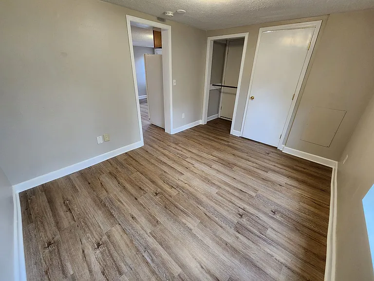 1433 N Brown Ave #B — Photo 9