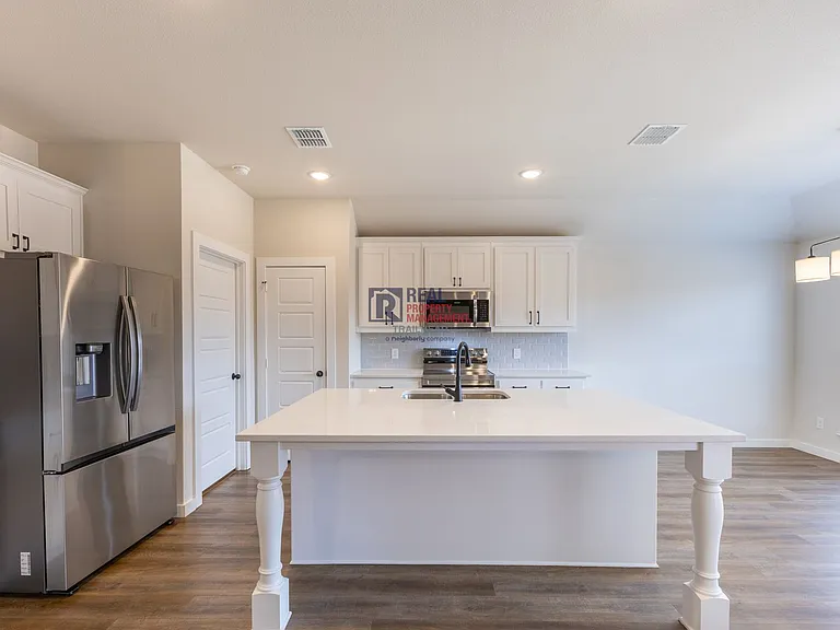 124 Mesa Dr — Photo 6