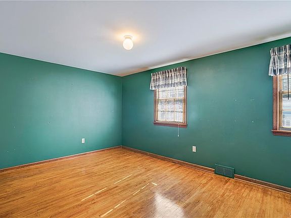 3rd image of 1449 Doebler Dr