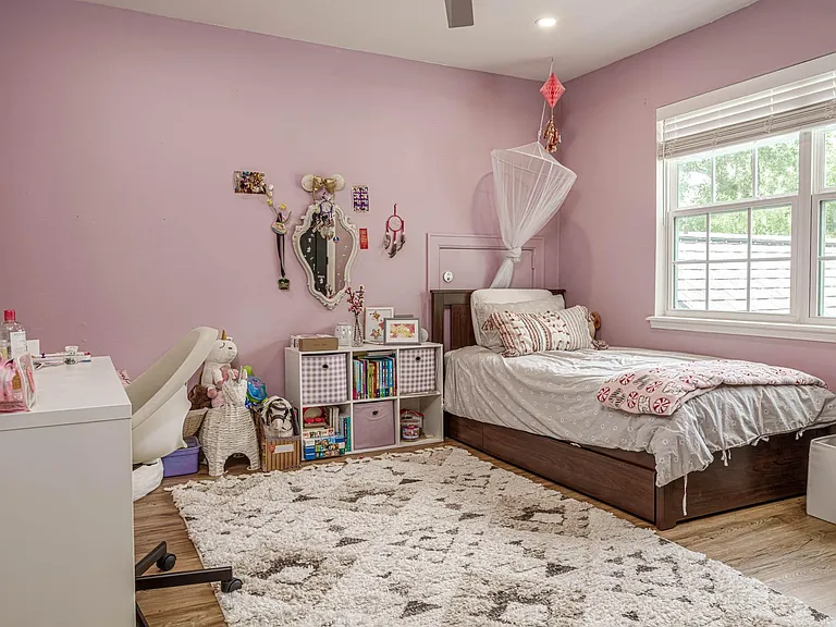 715 Thistlewood Dr — Photo 24