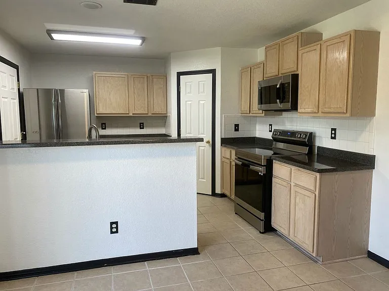 2706 Diaz Dr — Photo 8