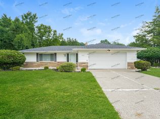 26653 Mulberry Cir, Richmond Heights, OH 44143