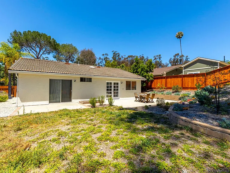 9987 Mesa Madera Dr — Photo 15