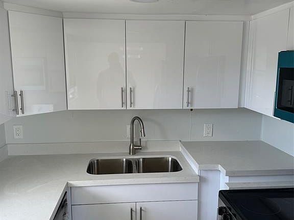 2nd image of 608 Monaco M #608