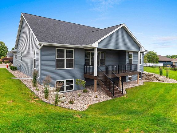 5th image of 920 Clover Ct