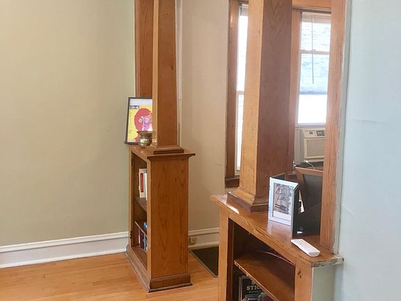 5th image of 3007 W Lyndale St APT 1