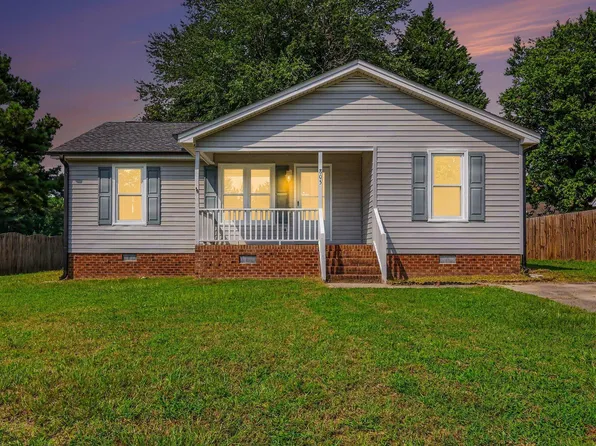 805 Hepplewhite Ct, Fuquay Varina, NC 27526