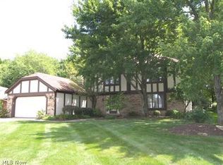 17137 Forestwood Dr, Strongsville, OH 44149