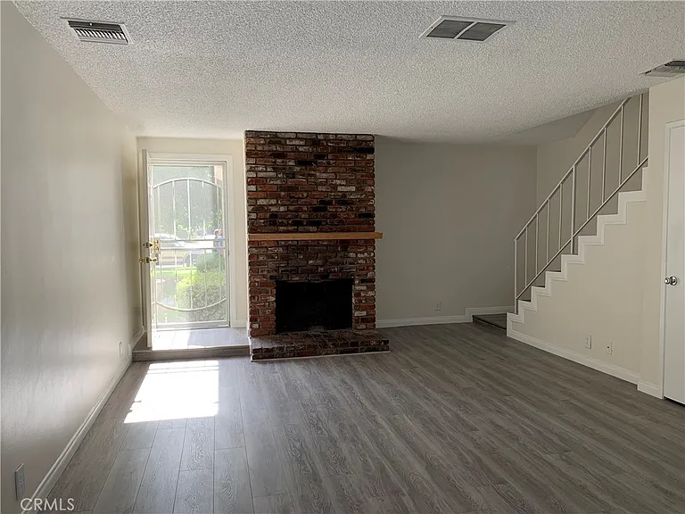 656 Lemar Park Dr — Photo 3