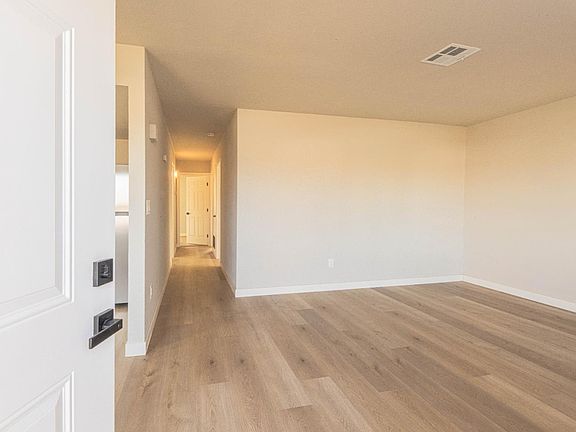 2nd image of 614 Maple St