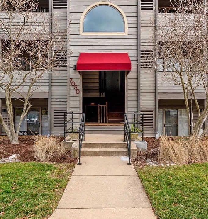 1st image of 7050 Harbour Village Ct APT 102