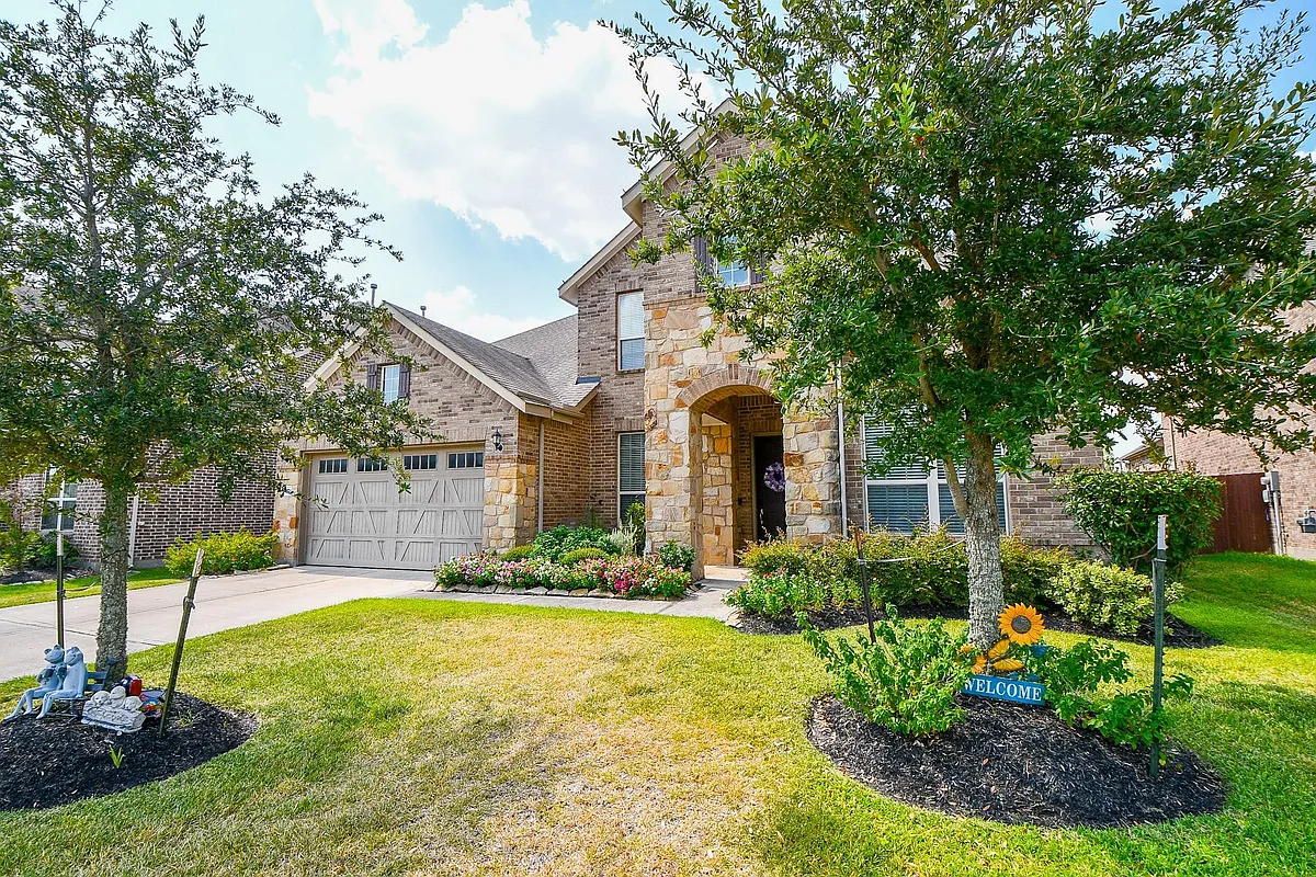 Building Photo - 25106 Sundance Park Ln