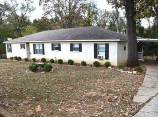 112 Glenwood Dr, Palestine, TX 75801