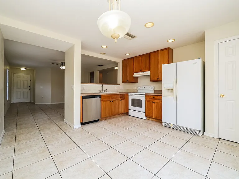 11805 Prickly Pear Way — Photo 6